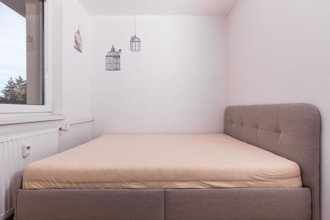 Netflix & Wifi Free Dvojizbovy Byt Blizko Centra - 24H Self Check-In Банська Бистриця Екстер'єр фото